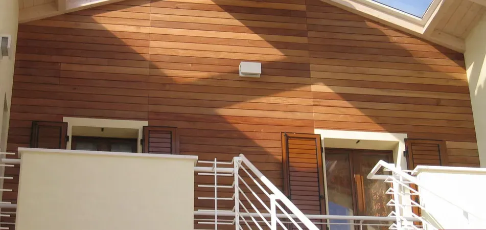 Progetto Esterno Listoni rivestimento legno parete ventilata