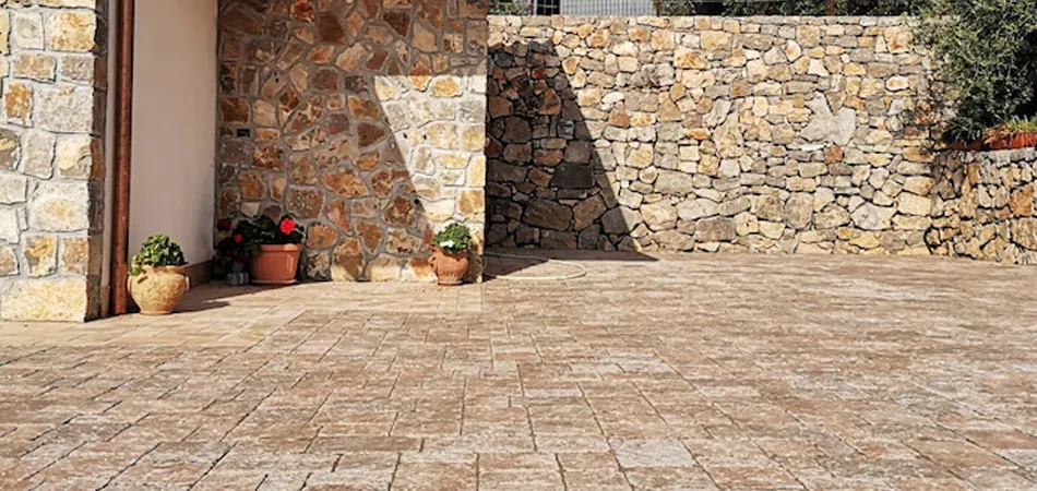 Progetto Esterno Basaltina pavimento urban moderno