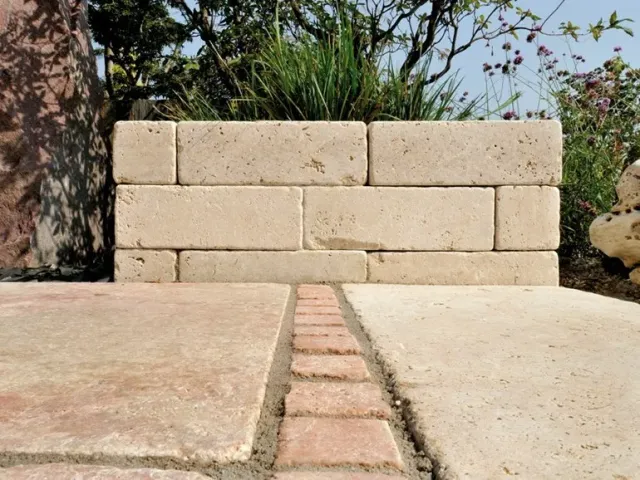 Progetto Esterno Muretti Blocchetto in Tufo da Giardino