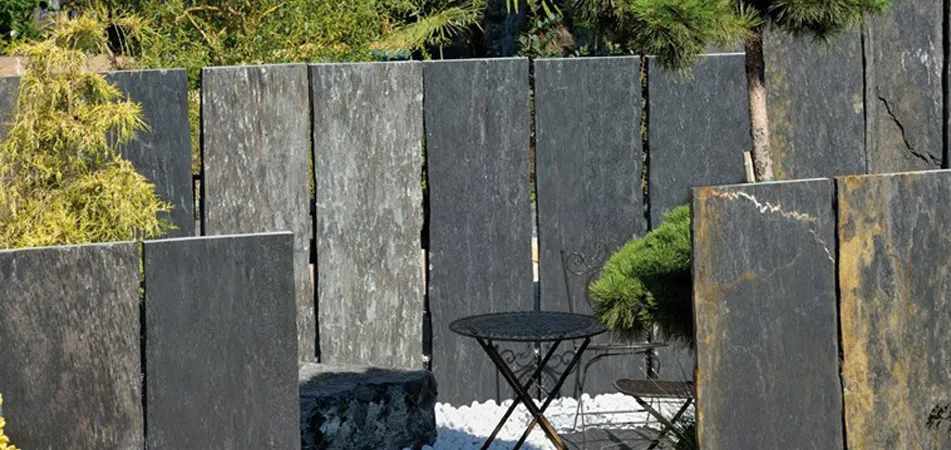 Progetto Esterno Palizzate Black Pillar palizzata finitura naturale
