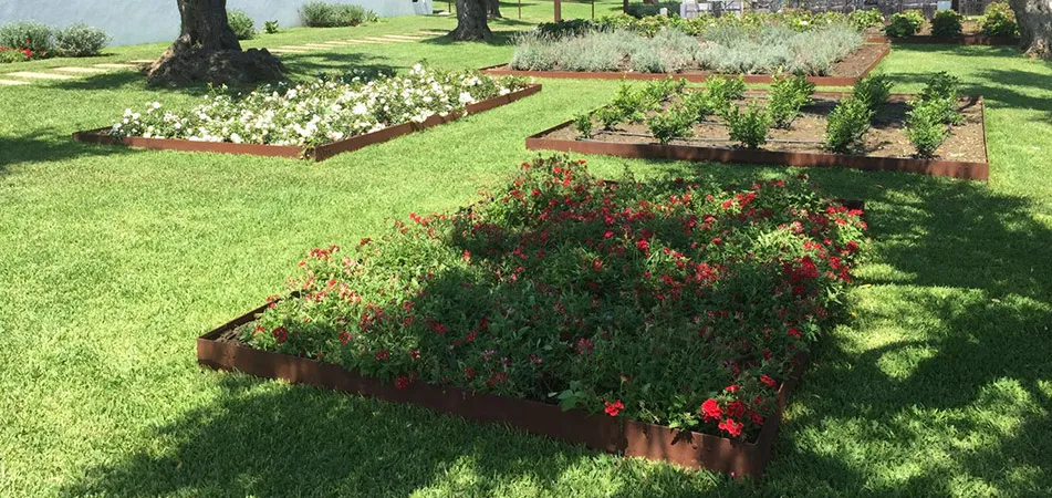 Progetto Esterno Acciaio Corten profilo dritto bordura giardino