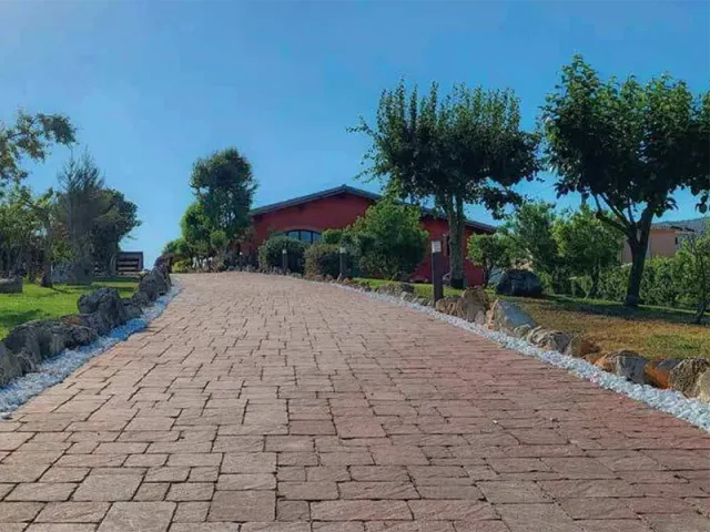 Progetto Esterno Antica Basaltina pavimento anticato