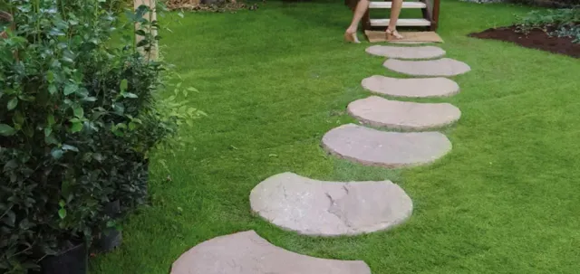 Progetto Esterno Crazy camminamento in pietra per esterni